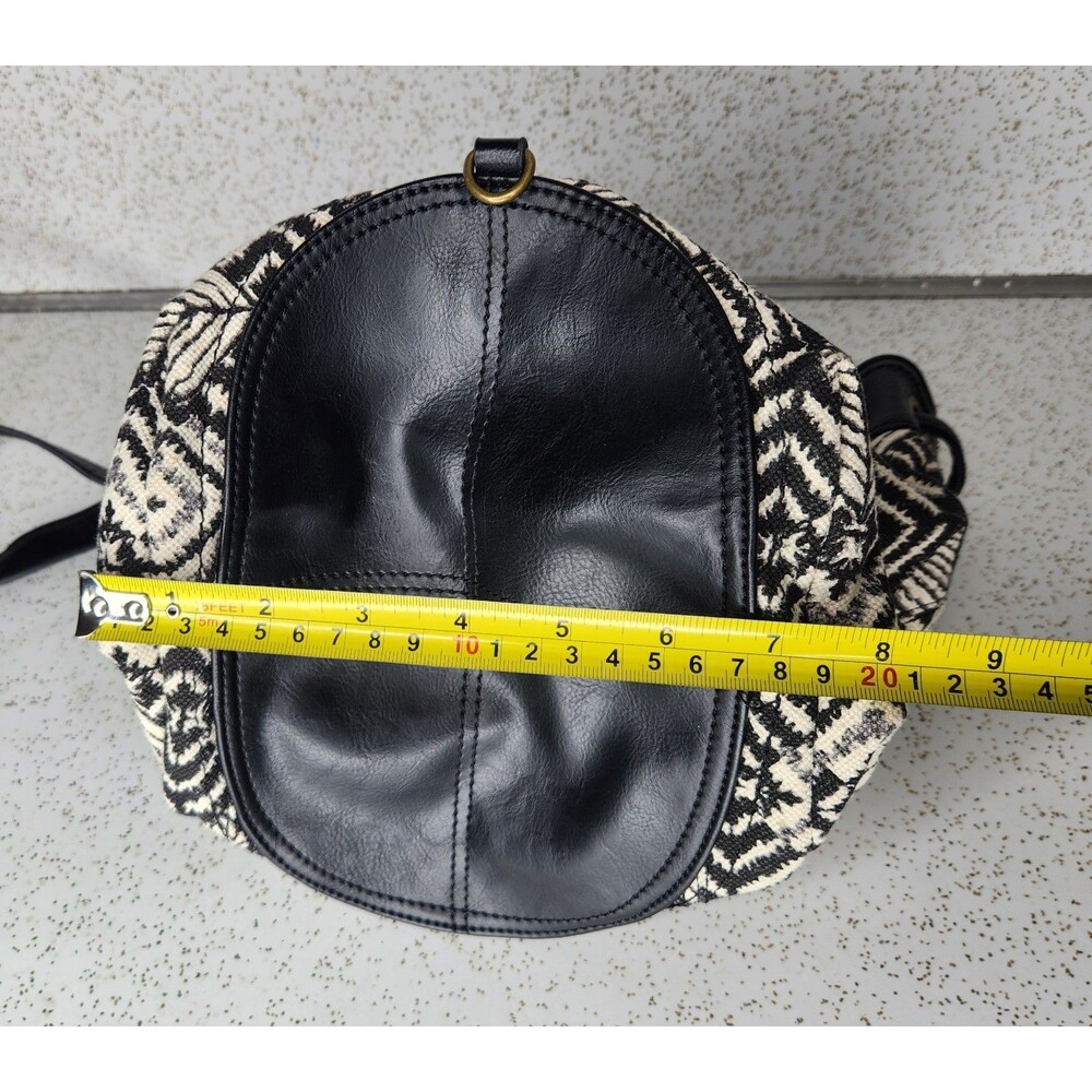 Lucky Brand Womens Bali Hai Sling Hobo Purse Bag Black/White Geometric Pattern - Picture 14 of 14